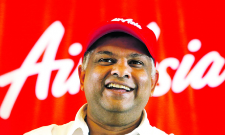 Tony Fernandes – Mengambil Pasar Lama yang Terabaikan Dengan Air Asia