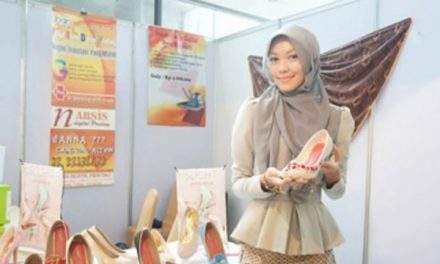 Andina Nabila Irvani – Jutawan Sepatu Lukis