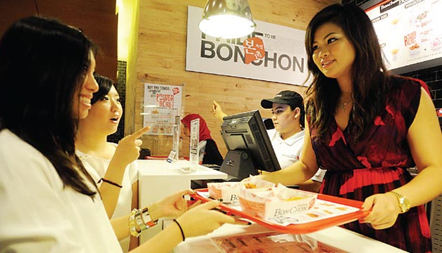 Michelle Surjaputra – Master Franchise Ayam Goreng Korea Bonchon dan Chick ‘n Roll
