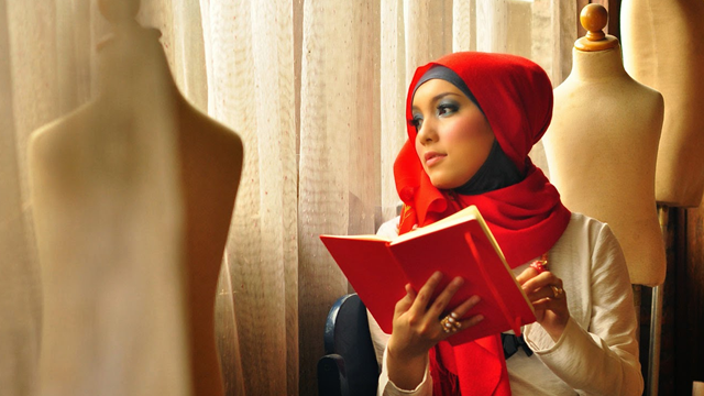 Nanida Jenahara Nasution – Hijab Designer pendiri Hijabers Community