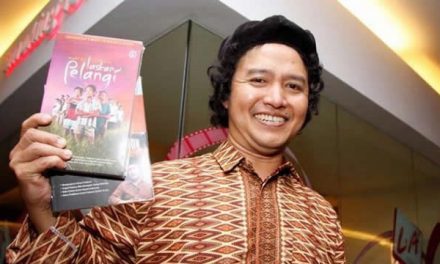 Andrea Hirata – Penulis Novel Laskar Pelangi