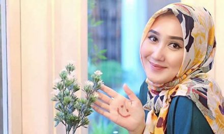 Dian Pelangi – Perancang Busana Muslim Modern