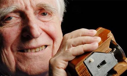 Douglas Engelbart – Penemu Mouse Komputer