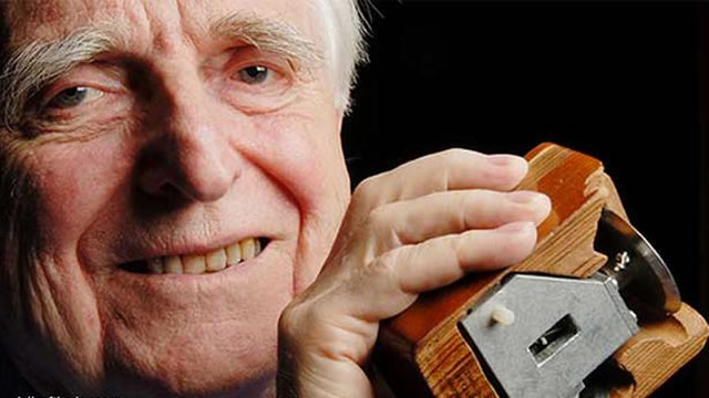 Douglas Engelbart – Penemu Mouse Komputer