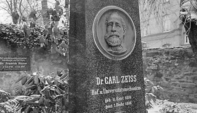 Carl Zeiss – Penemu Lensa Carl Zeiss
