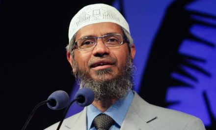 Zakir Naik – Dari Dokter Menjadi Pendakwah