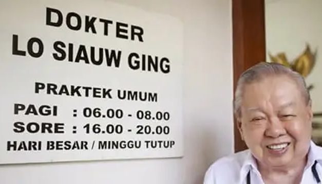 Dr. Lo Siauw Ging – Dokter Teladan